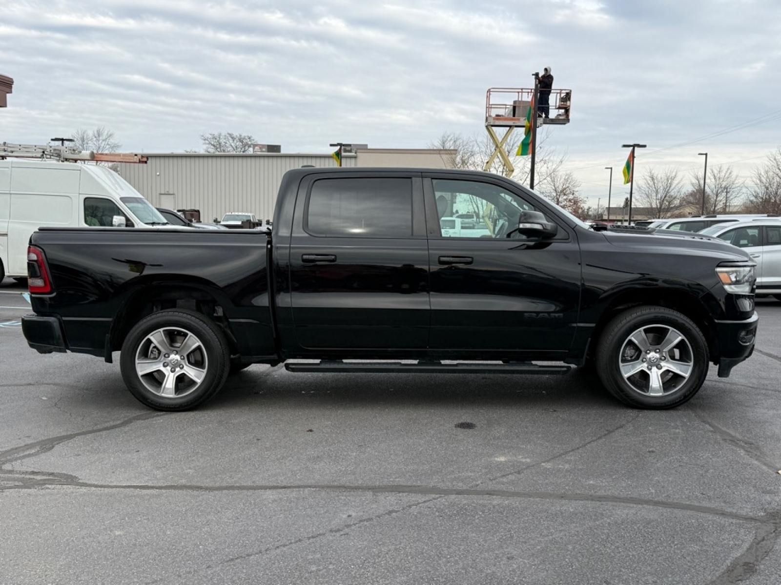 2020 Ram 1500 Sport, 39220, Photo