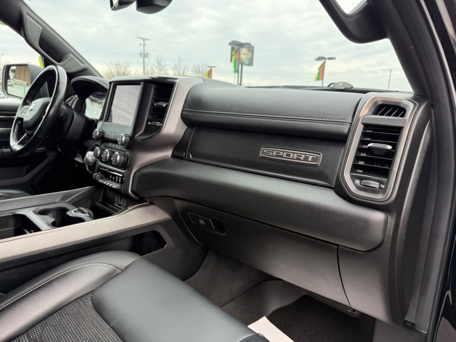 2020 Ram 1500 Sport, 39220, Photo
