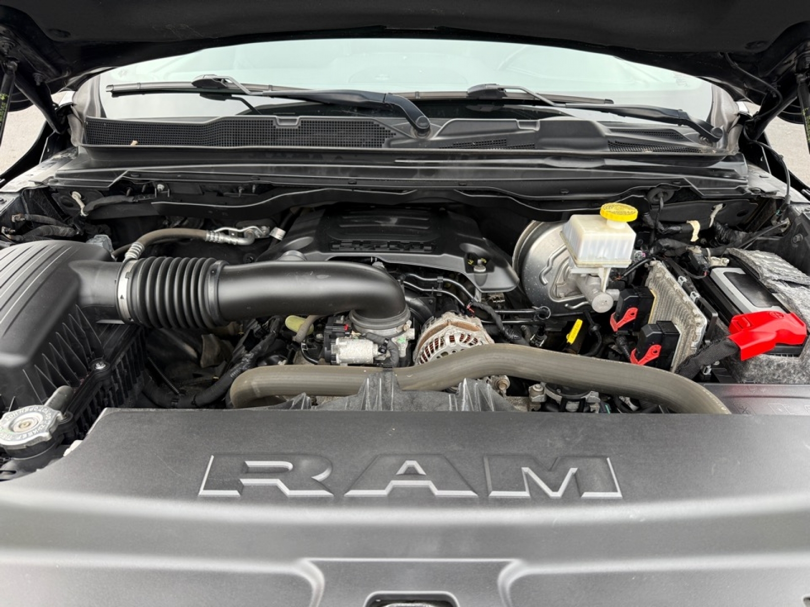 2020 Ram 1500 Sport, 39220, Photo