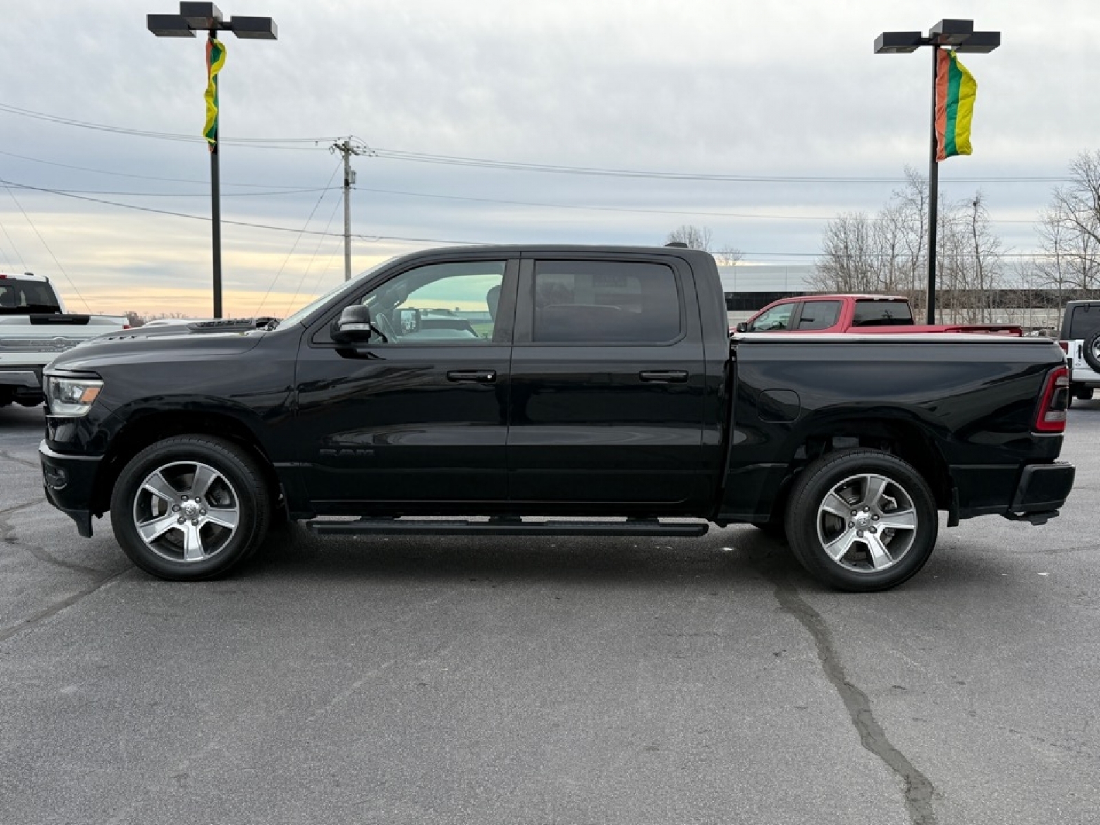 2020 Ram 1500 Sport, 39220, Photo