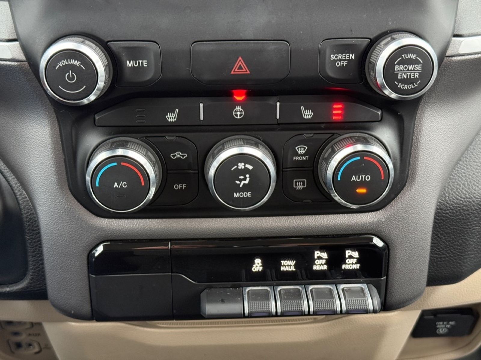 2020 Ram 1500 Big Horn, 39351B, Photo