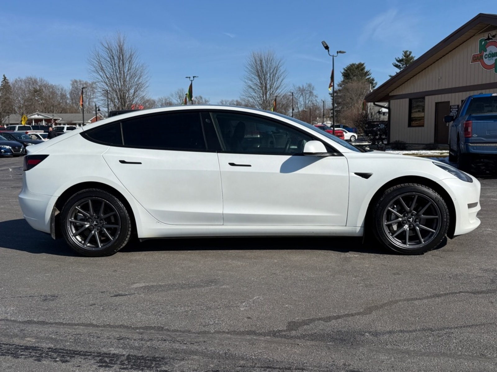 2020 Tesla Model 3 Standard Range Plus Rear-Wheel Drive, 39525, Photo