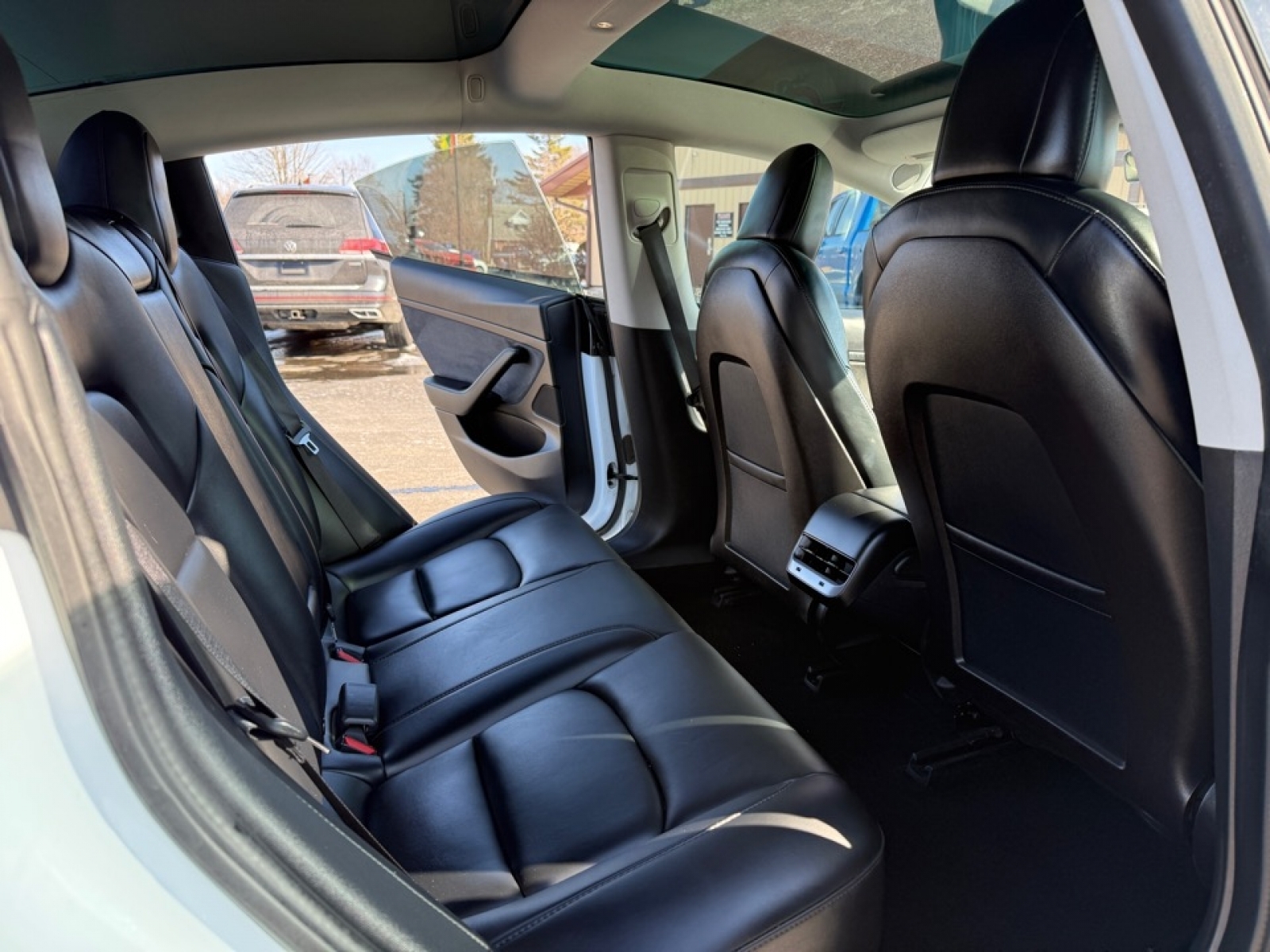 2020 Tesla Model 3 Standard Range Plus Rear-Wheel Drive, 39525, Photo