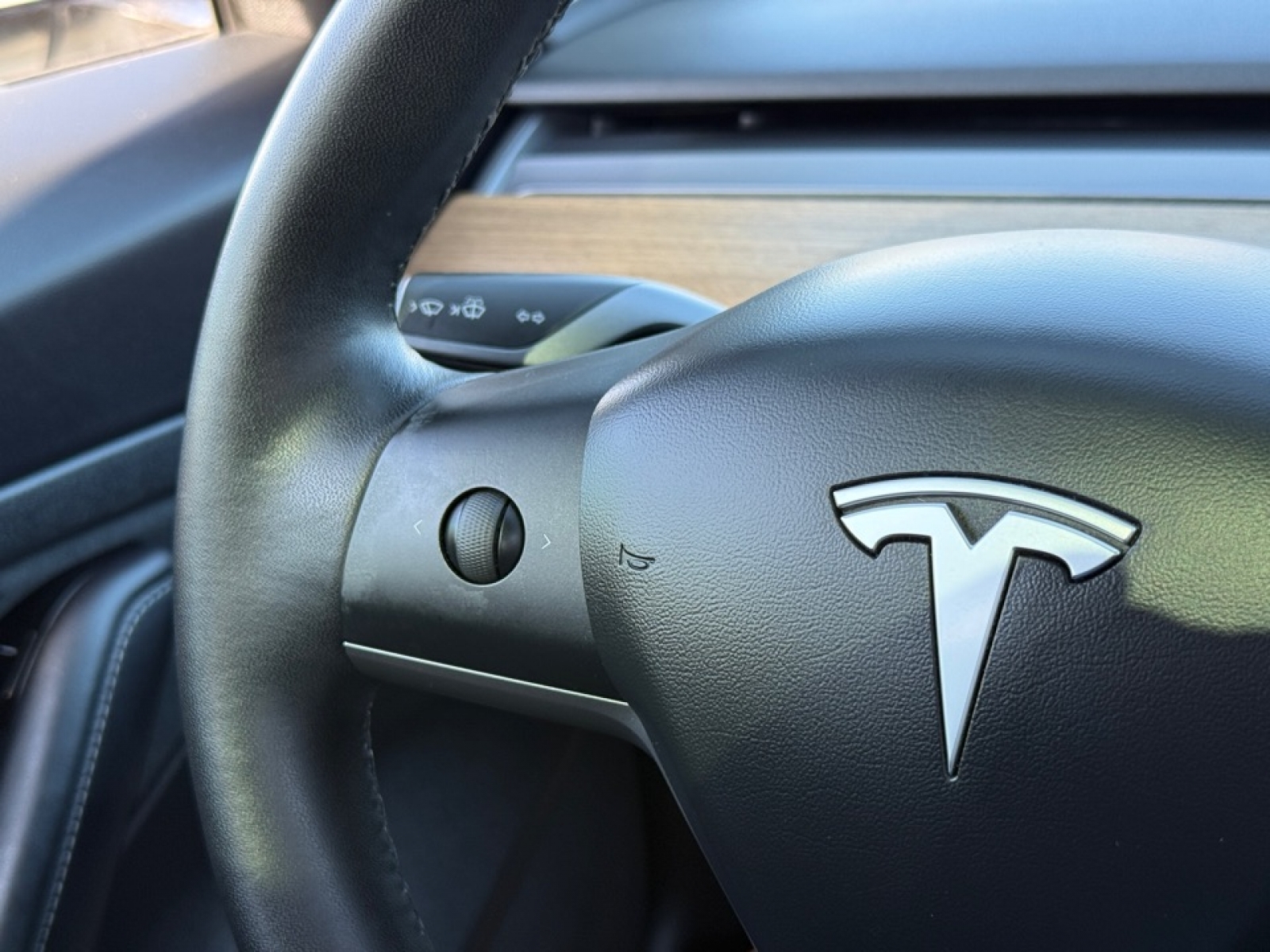 2020 Tesla Model 3 Standard Range Plus Rear-Wheel Drive, 39525, Photo