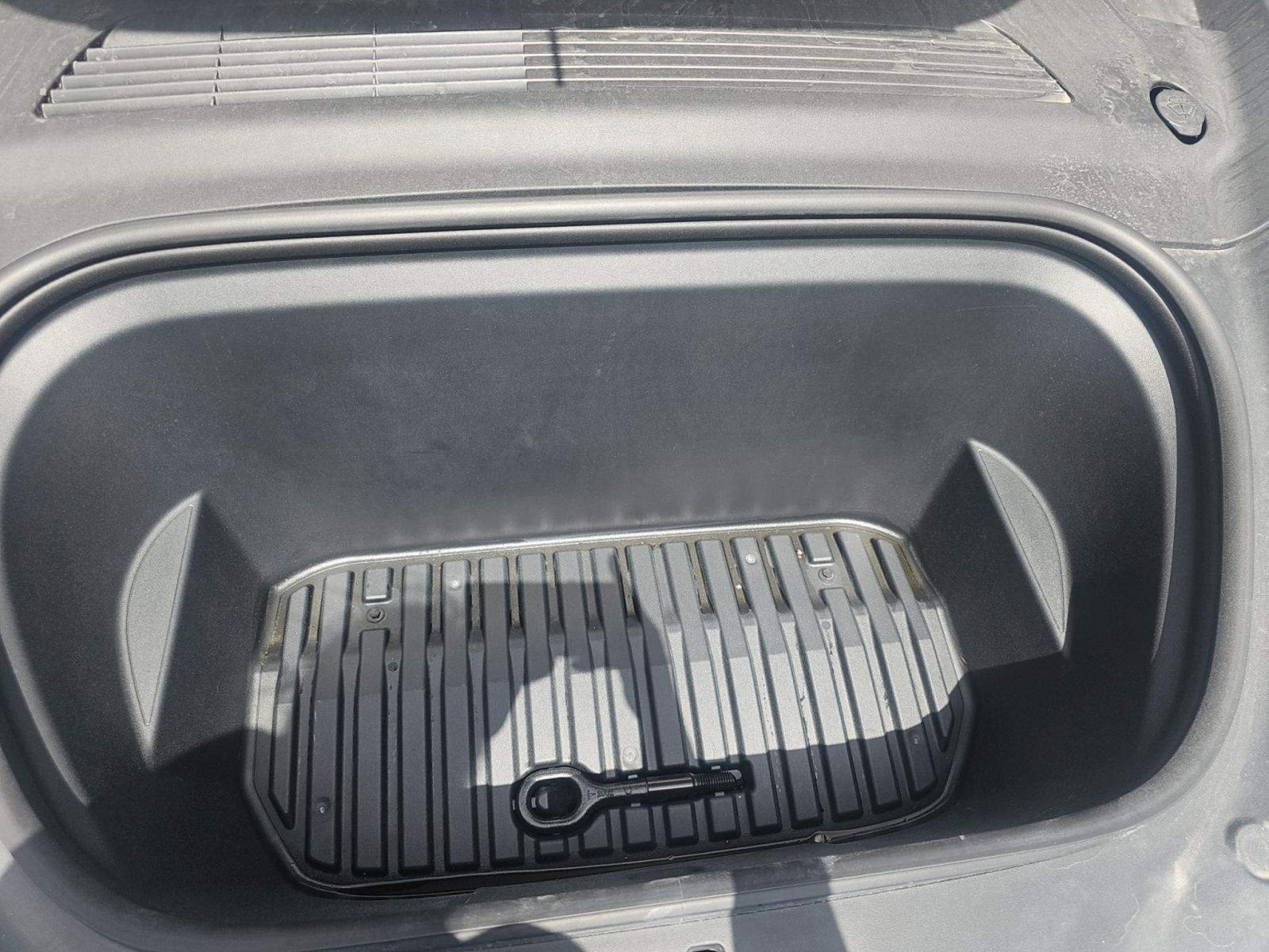 2020 Tesla Model Y Long Range Dual Motor All-Wheel Drive, 39892, Photo