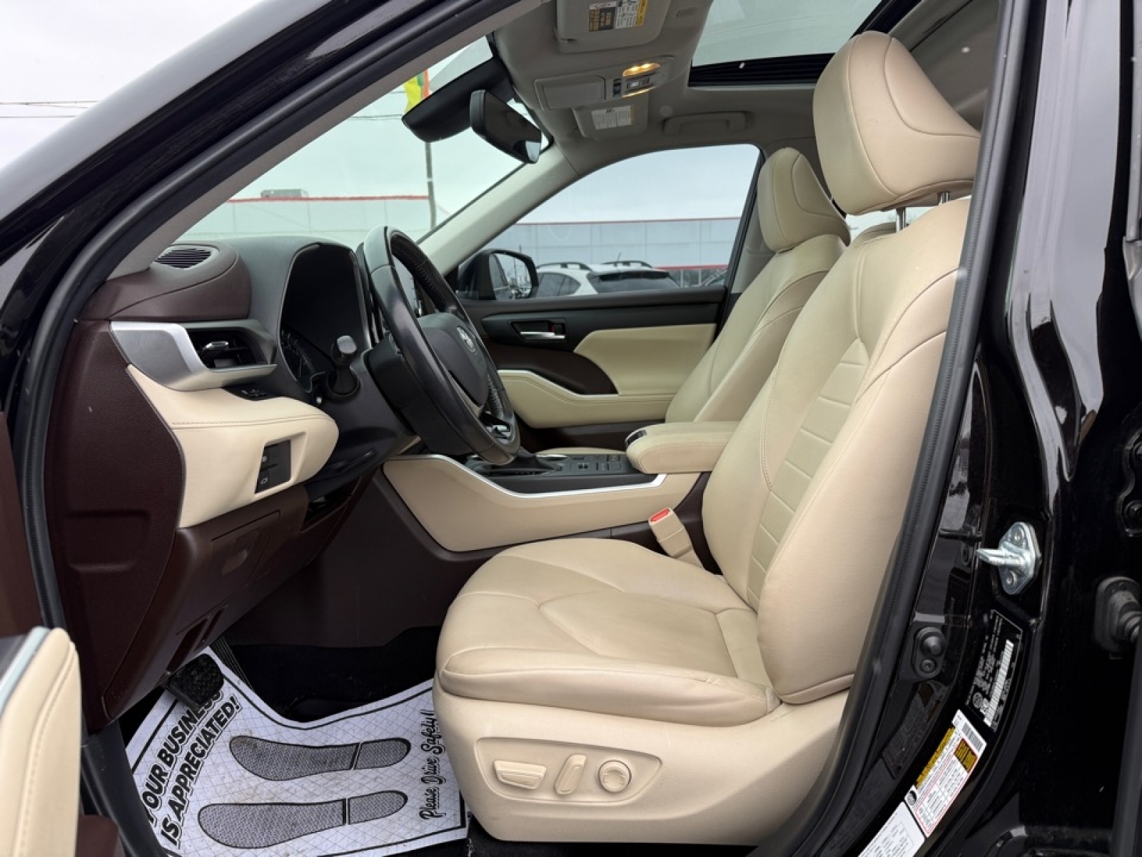 2020 Toyota Highlander XLE, 39336, Photo