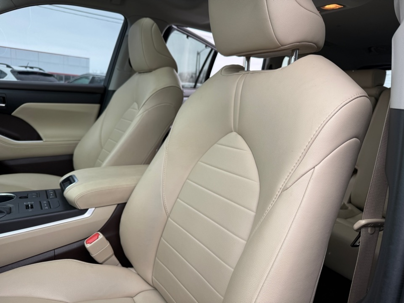 2020 Toyota Highlander XLE, 39336, Photo