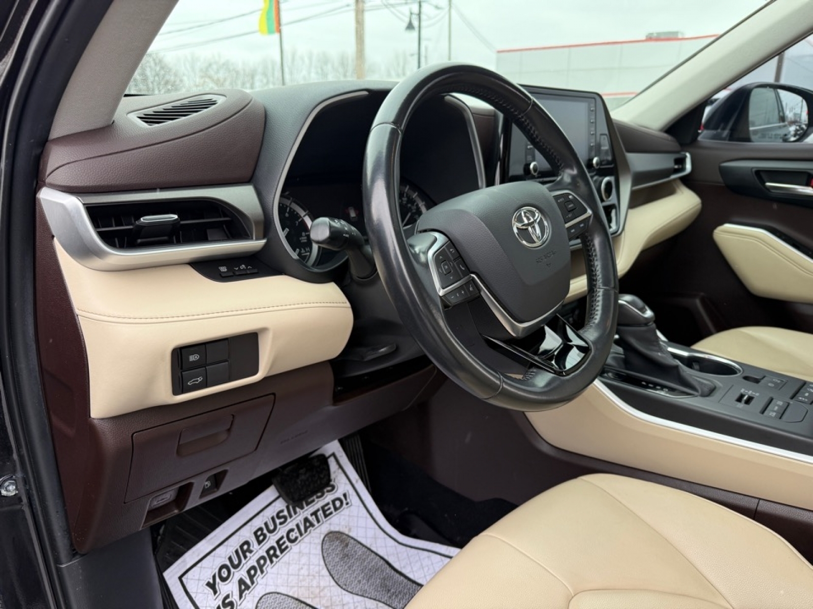 2020 Toyota Highlander XLE, 39336, Photo