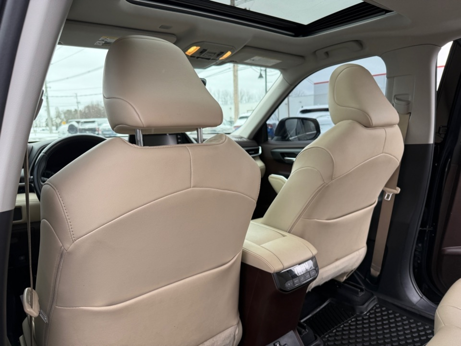 2020 Toyota Highlander XLE, 39336, Photo