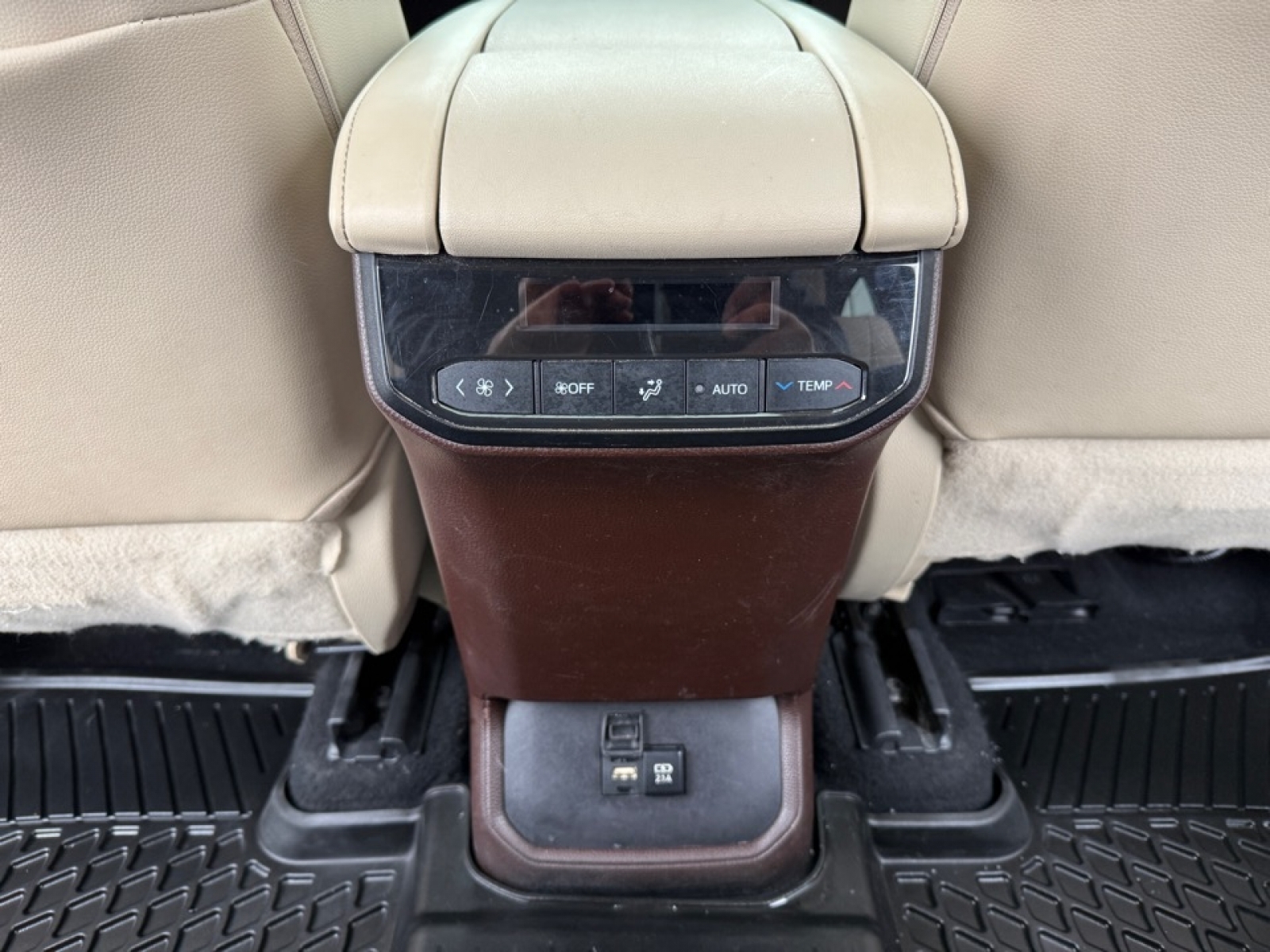 2020 Toyota Highlander XLE, 39336, Photo