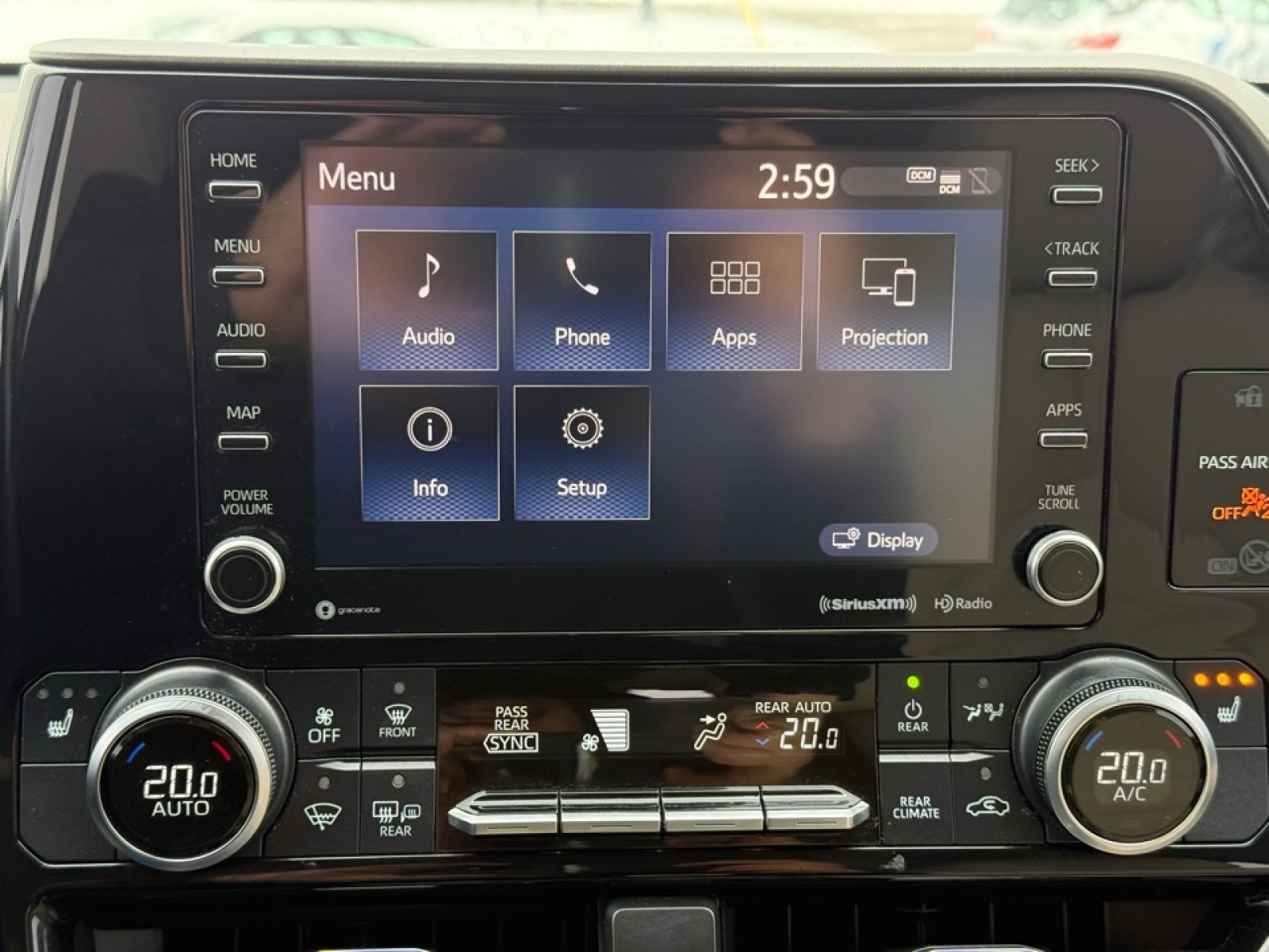 2020 Toyota Highlander XLE, 39336, Photo