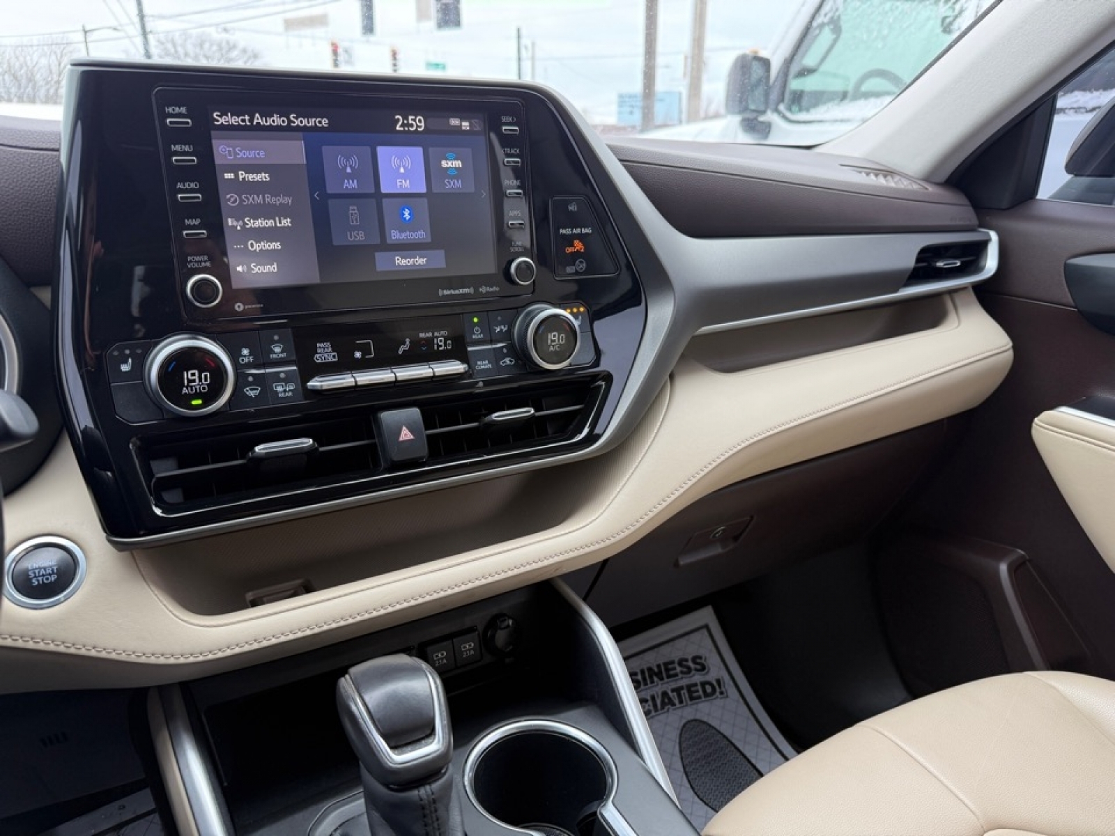 2020 Toyota Highlander XLE, 39336, Photo