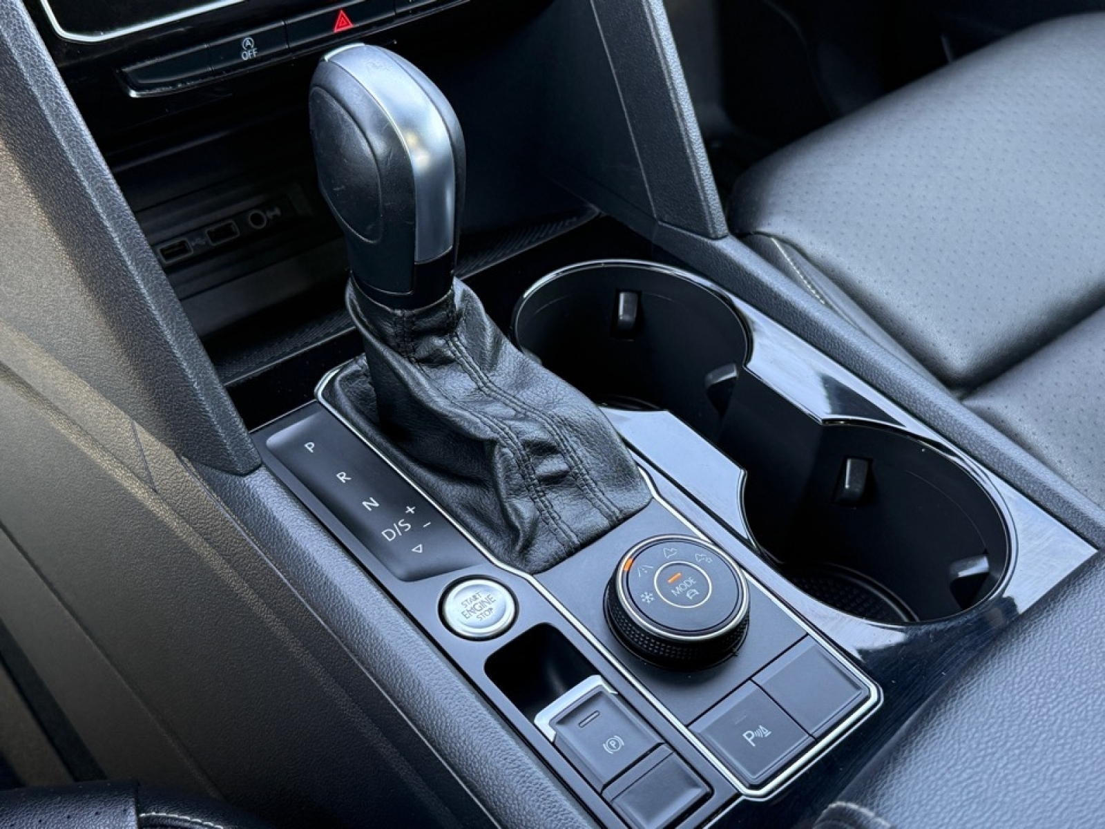 2020 Volkswagen Atlas Cross Sport 3.6L V6 SEL, 38856, Photo