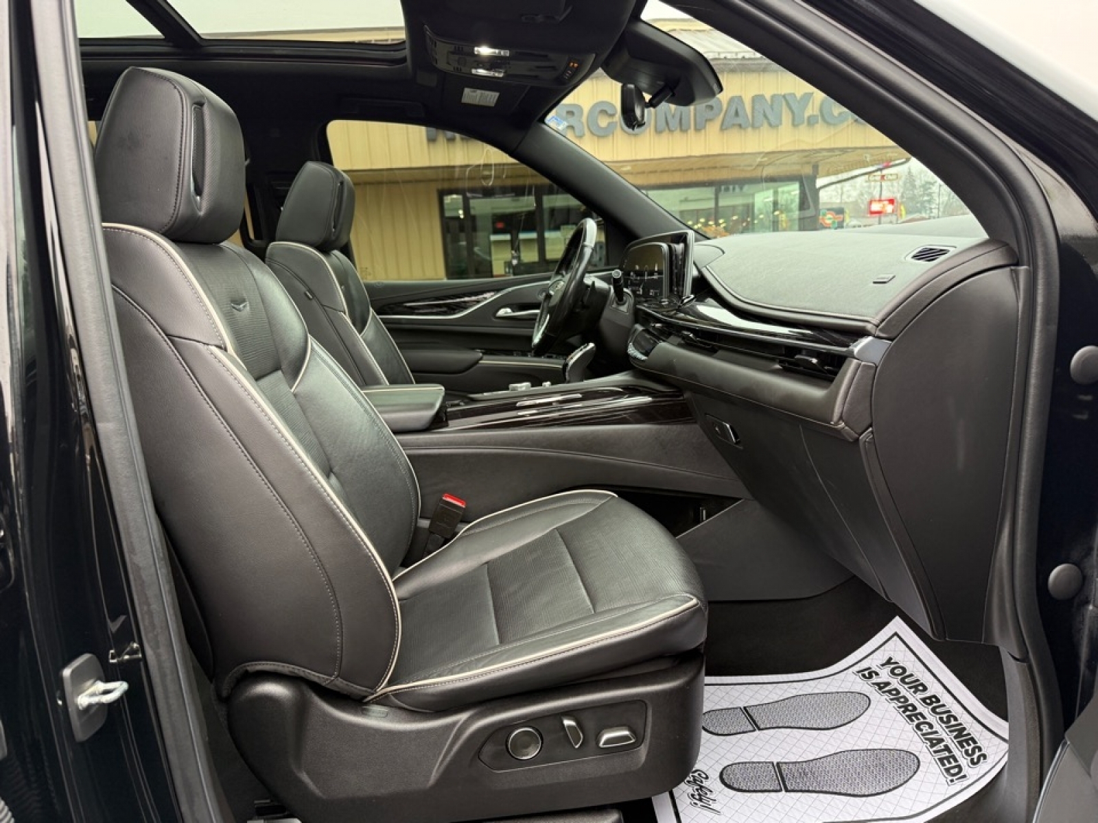 2021 Cadillac Escalade Sport, 39305, Photo