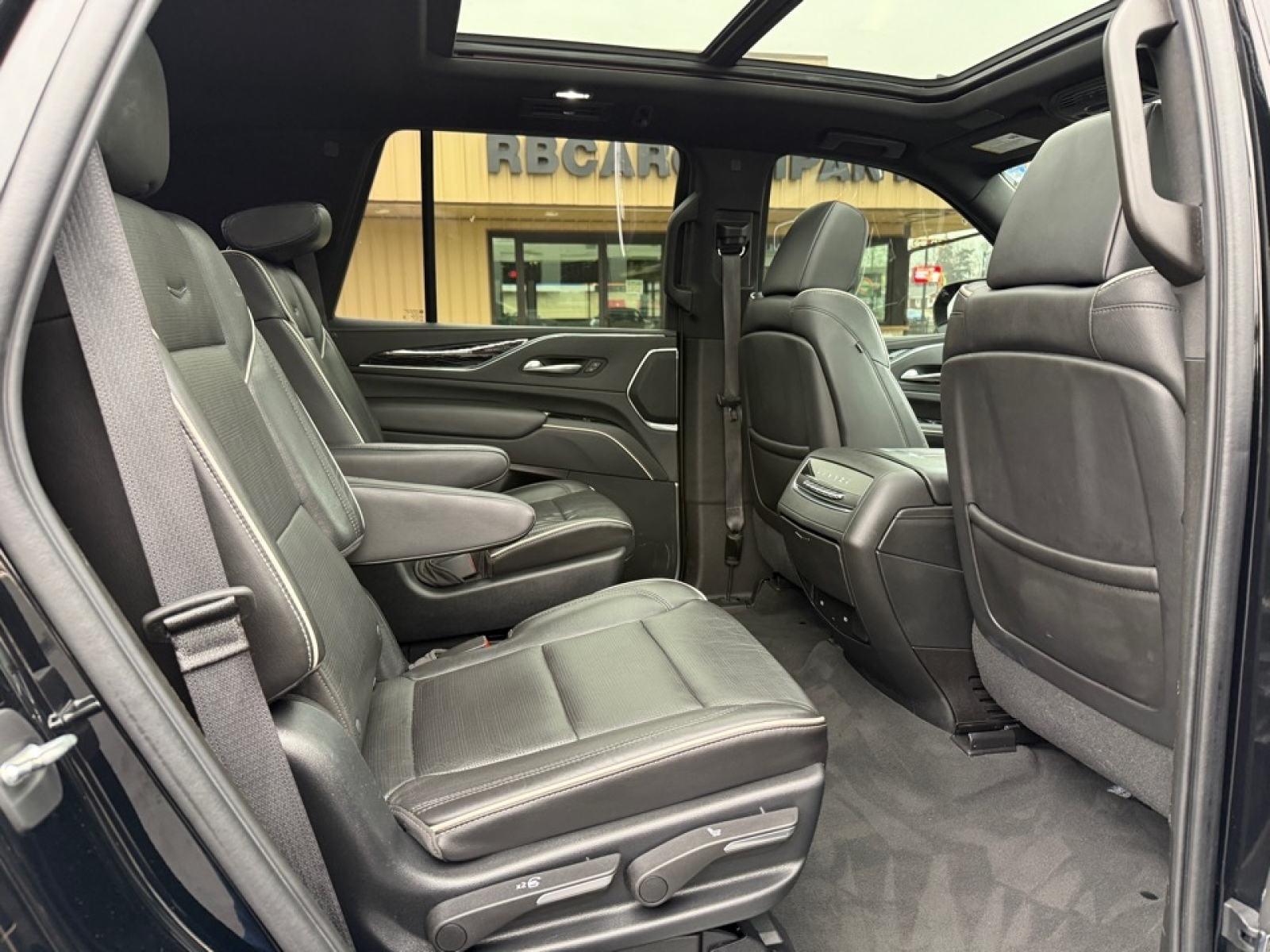 2021 Cadillac Escalade Sport, 39305, Photo