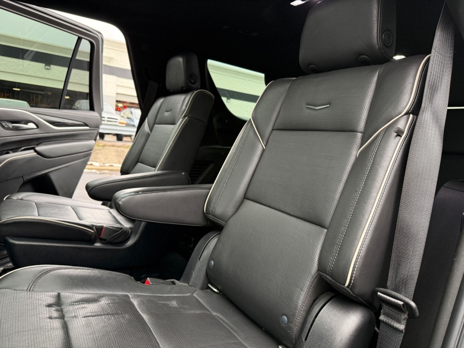 2021 Cadillac Escalade Sport, 39305, Photo