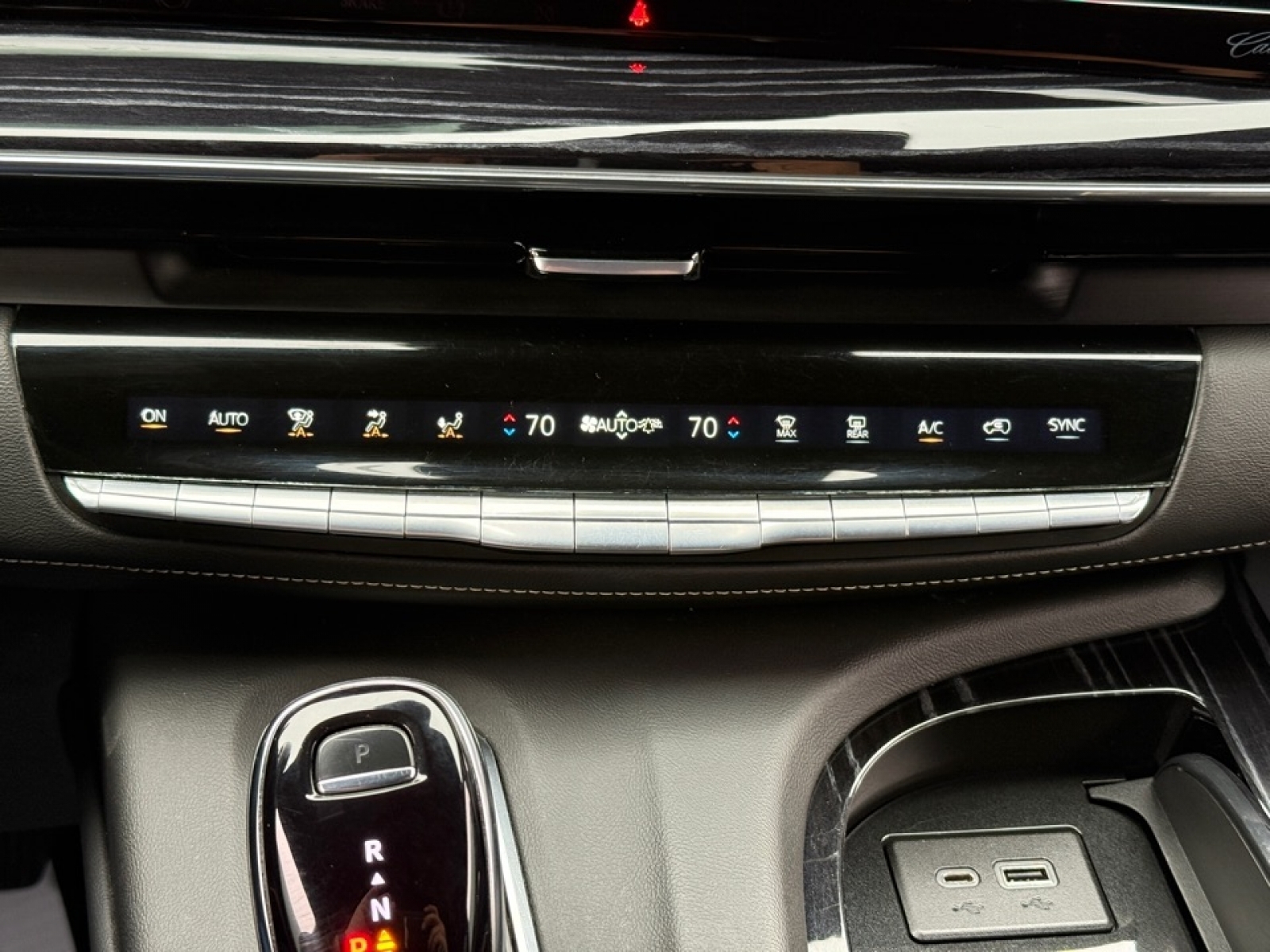 2021 Cadillac Escalade Sport, 39305, Photo