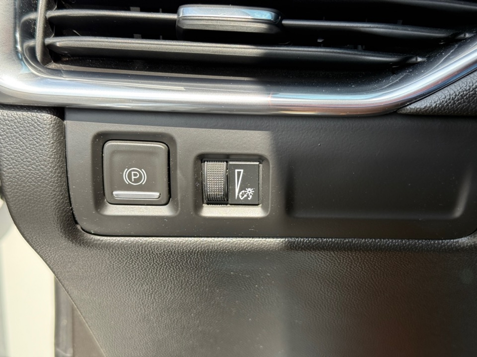 2021 Cadillac XT4 AWD Premium Luxury, 38930, Photo