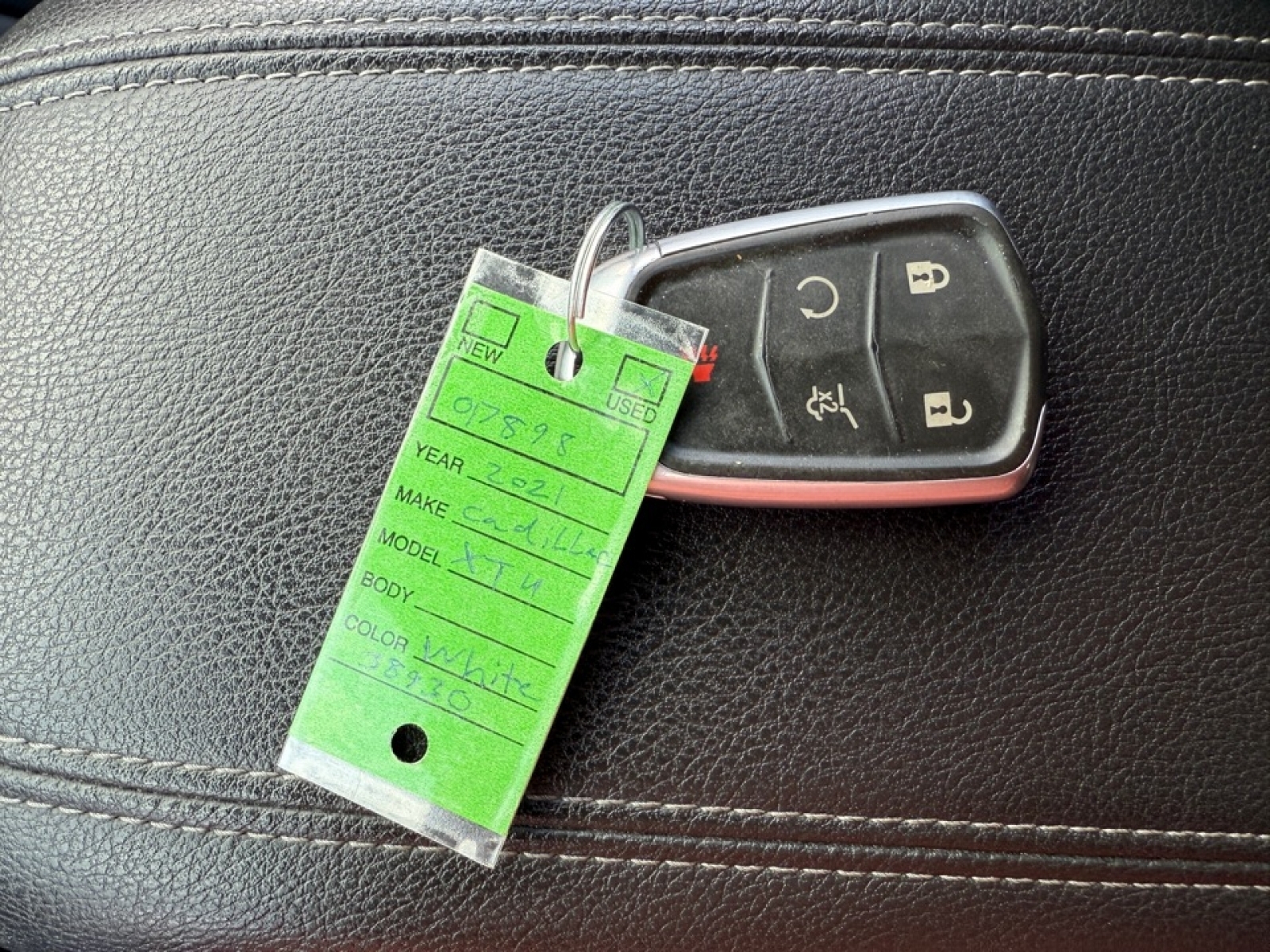 2021 Cadillac XT4 AWD Premium Luxury, 38930, Photo