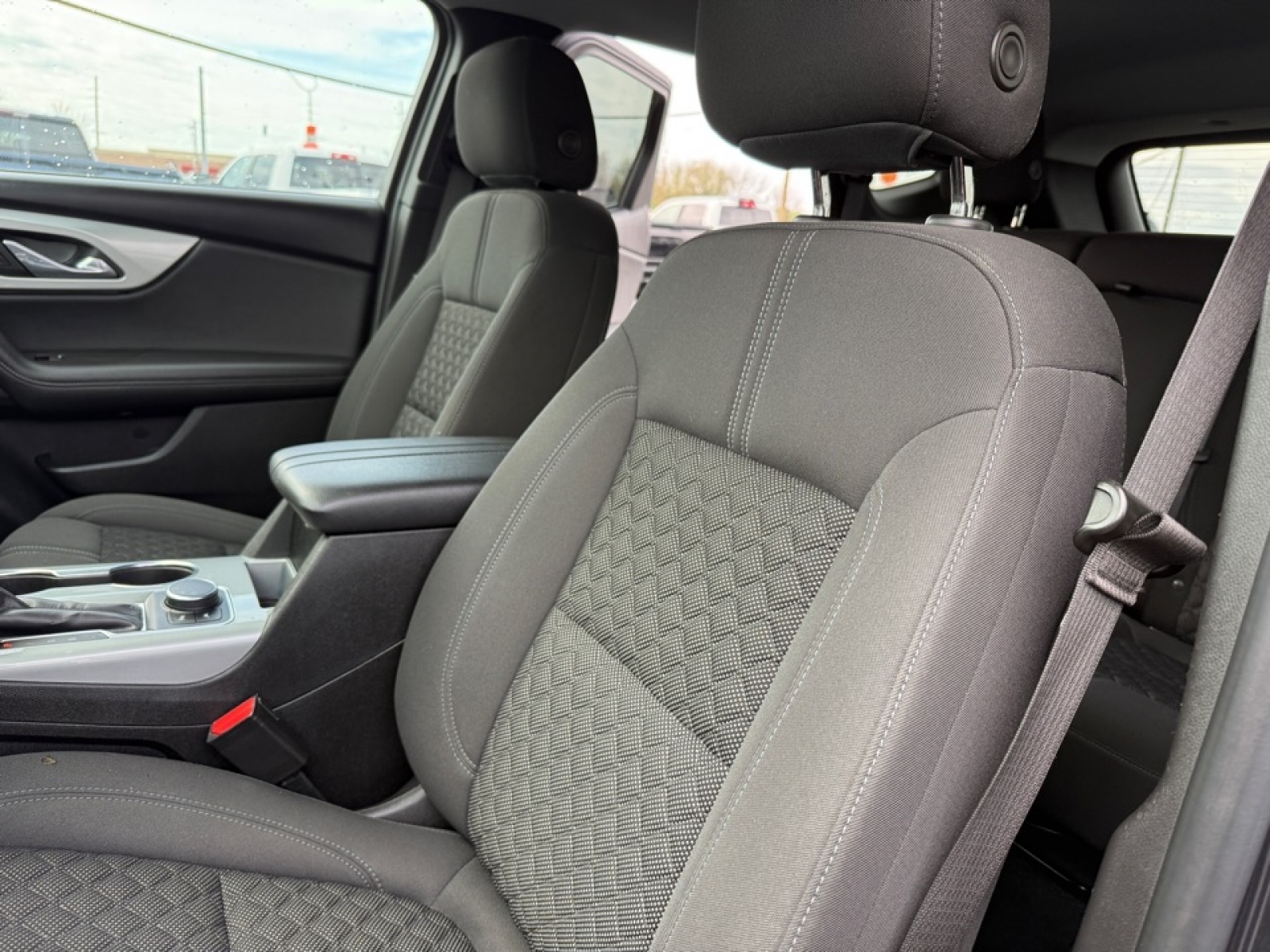 2021 Chevrolet Blazer FWD 2LT, 39676, Photo