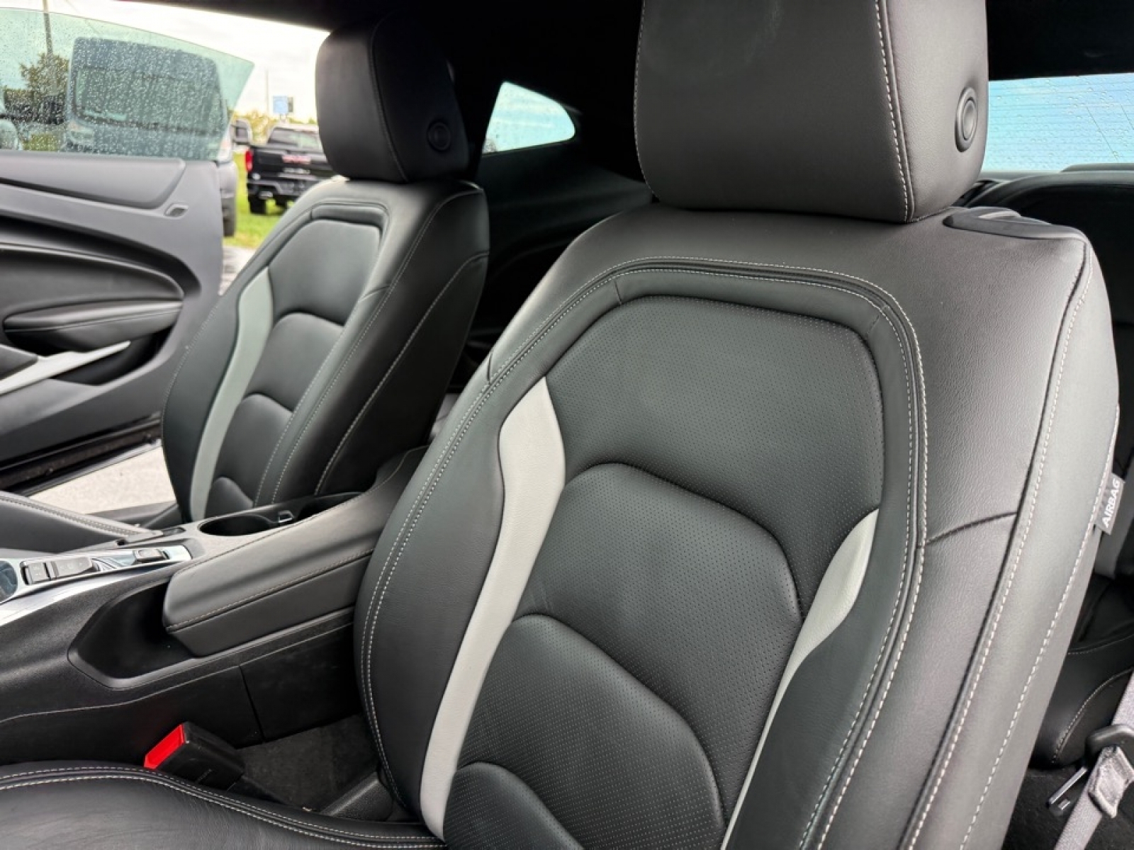 2021 Chevrolet Camaro RWD Coupe 2LT, 39091, Photo