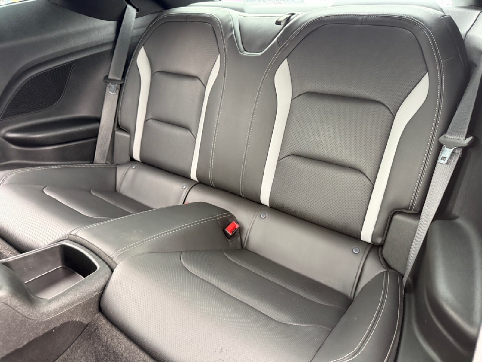 2021 Chevrolet Camaro RWD Coupe 2LT, 39091, Photo