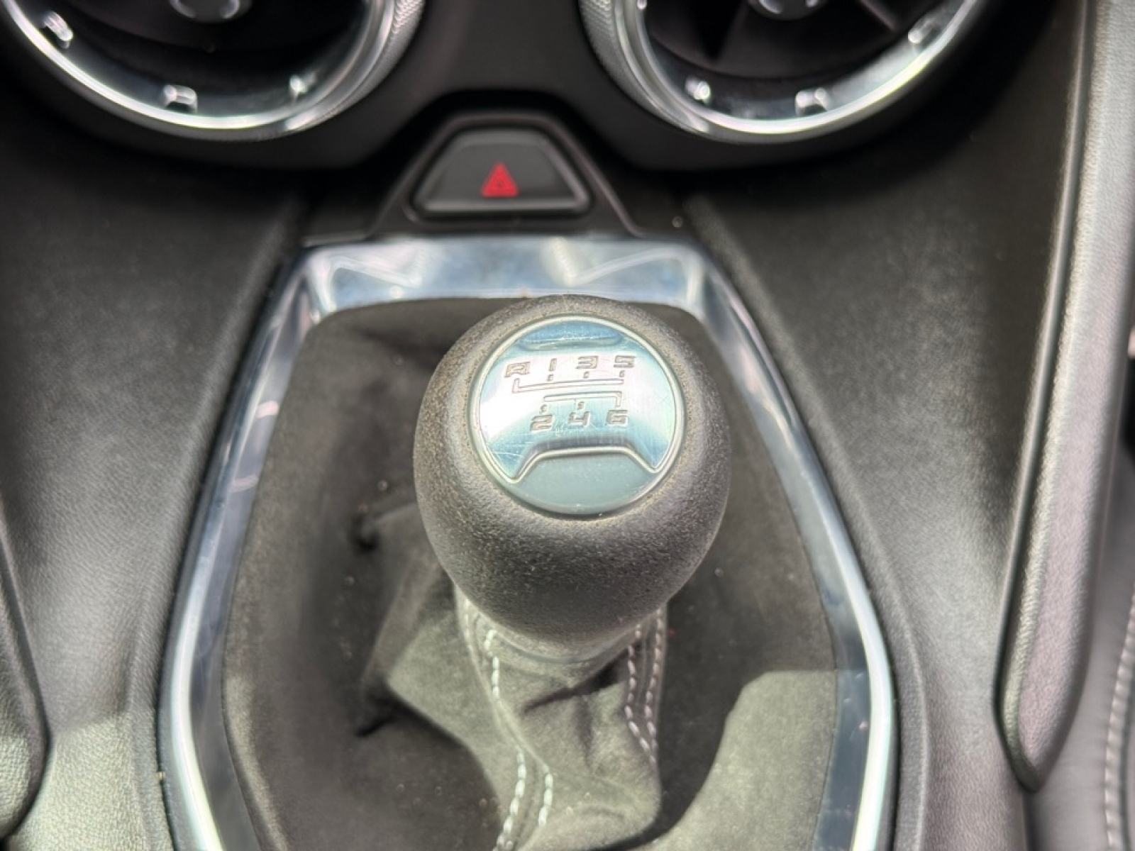 2021 Chevrolet Camaro RWD Coupe 2LT, 39091, Photo