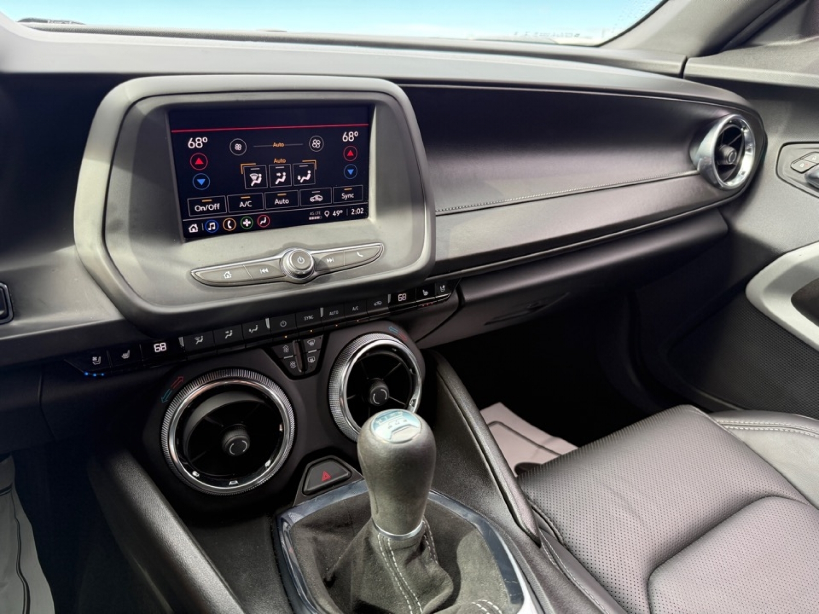 2021 Chevrolet Camaro RWD Coupe 2LT, 39091, Photo