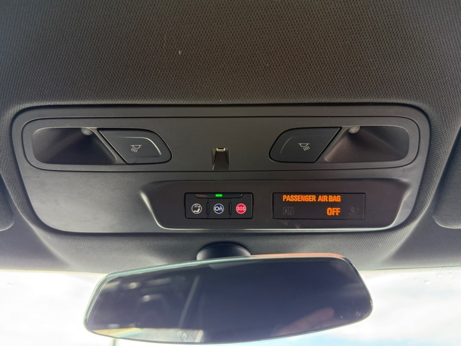 2021 Chevrolet Camaro RWD Coupe 2LT, 39091, Photo