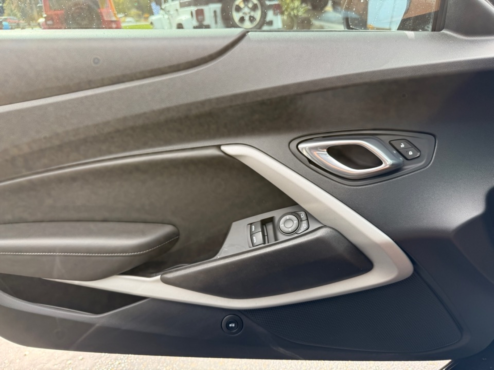 2021 Chevrolet Camaro RWD Coupe 2LT, 39091, Photo