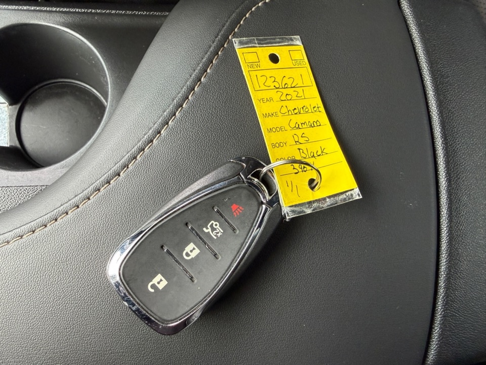 2021 Chevrolet Camaro RWD Coupe 2LT, 39091, Photo