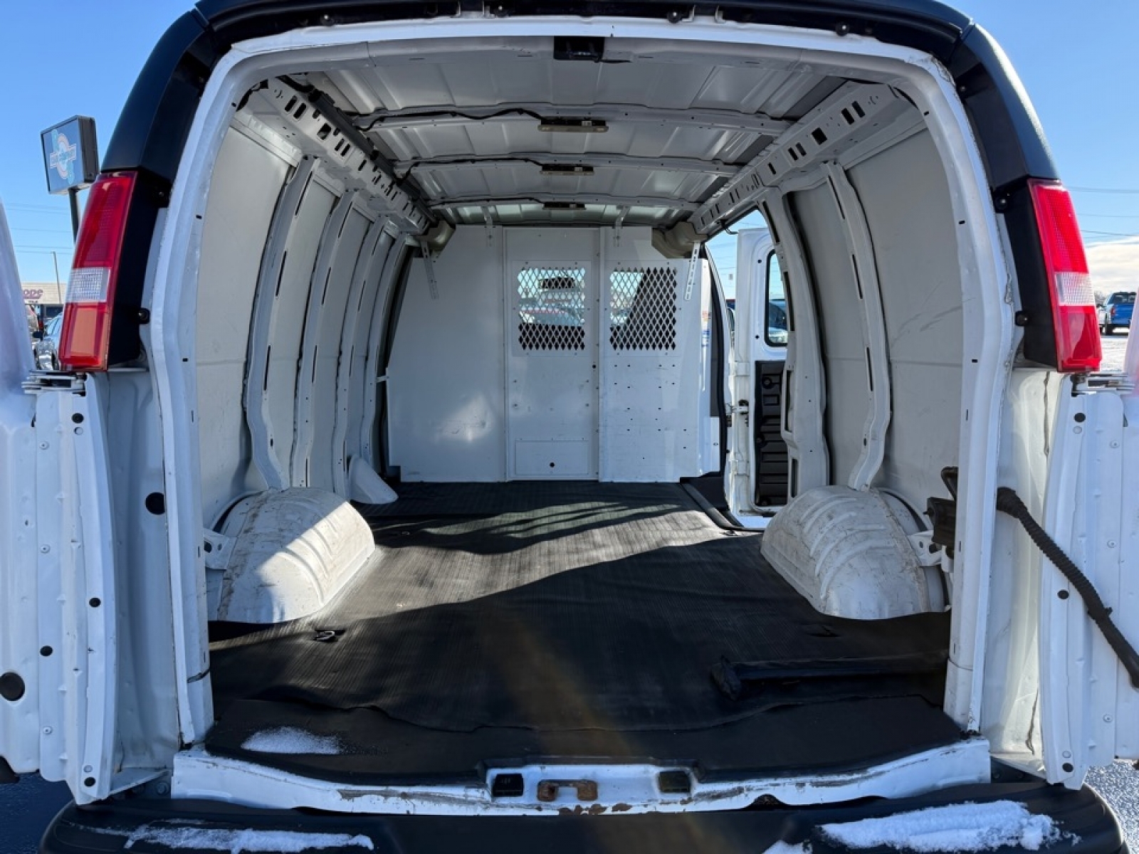 2021 Chevrolet Express Cargo RWD 2500 Regular Wheelbase WT, 39341, Photo