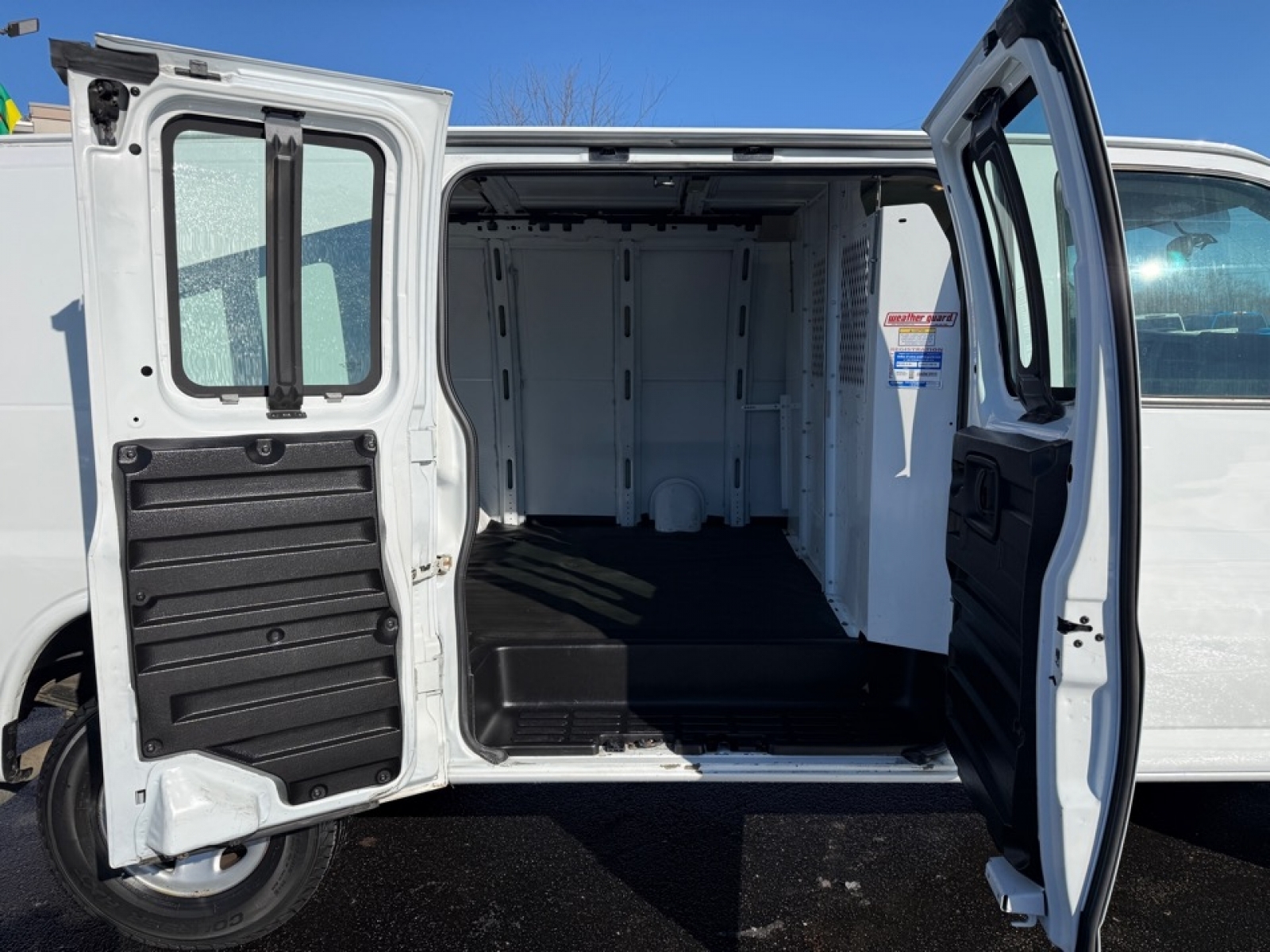 2021 Chevrolet Express Cargo RWD 2500 Regular Wheelbase WT, 39341, Photo