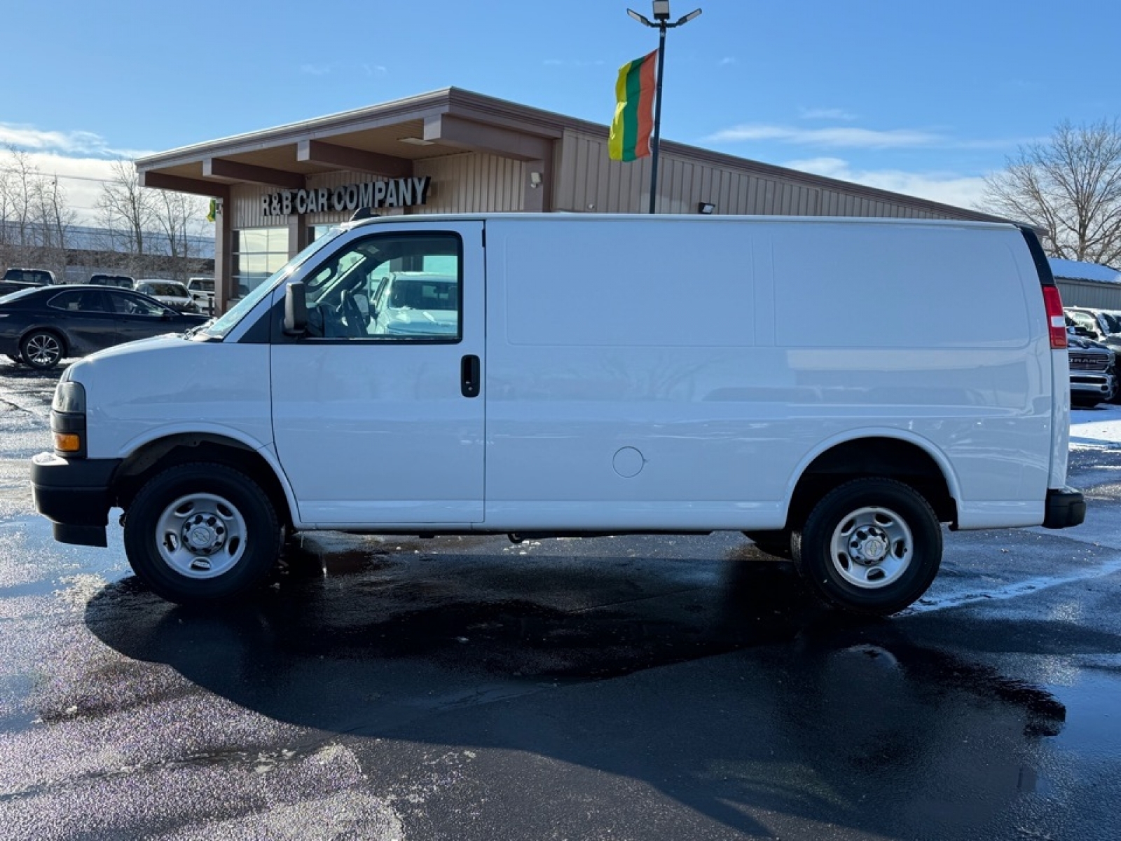 2021 Chevrolet Express Cargo RWD 2500 Regular Wheelbase WT, 39341, Photo