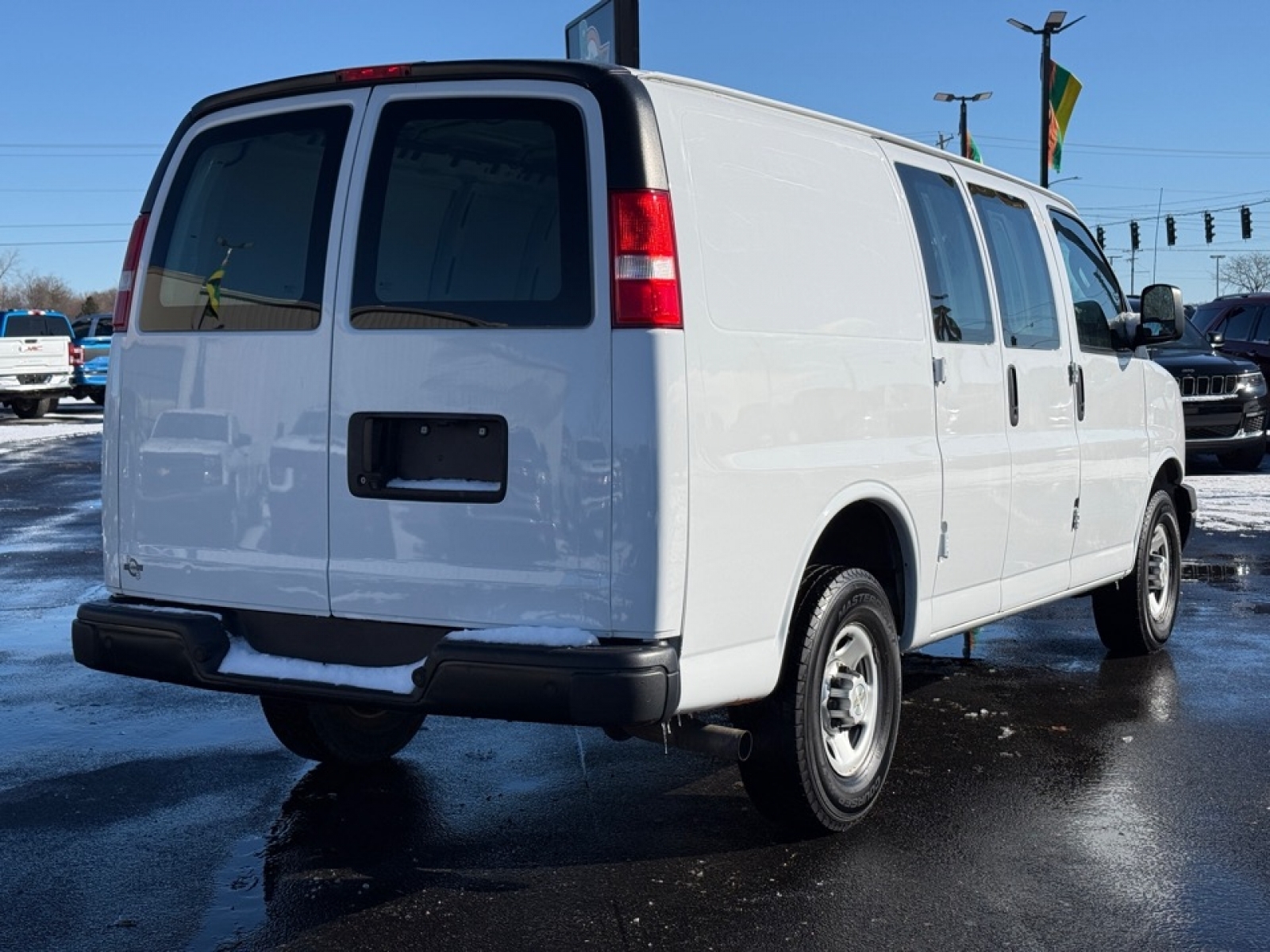 2021 Chevrolet Express Cargo RWD 2500 Regular Wheelbase WT, 39341, Photo