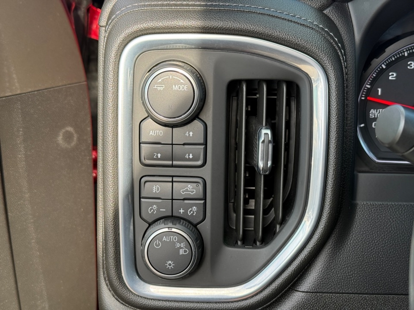 2021 Chevrolet Silverado 1500 4WD Crew Cab Short Bed RST, 39088, Photo