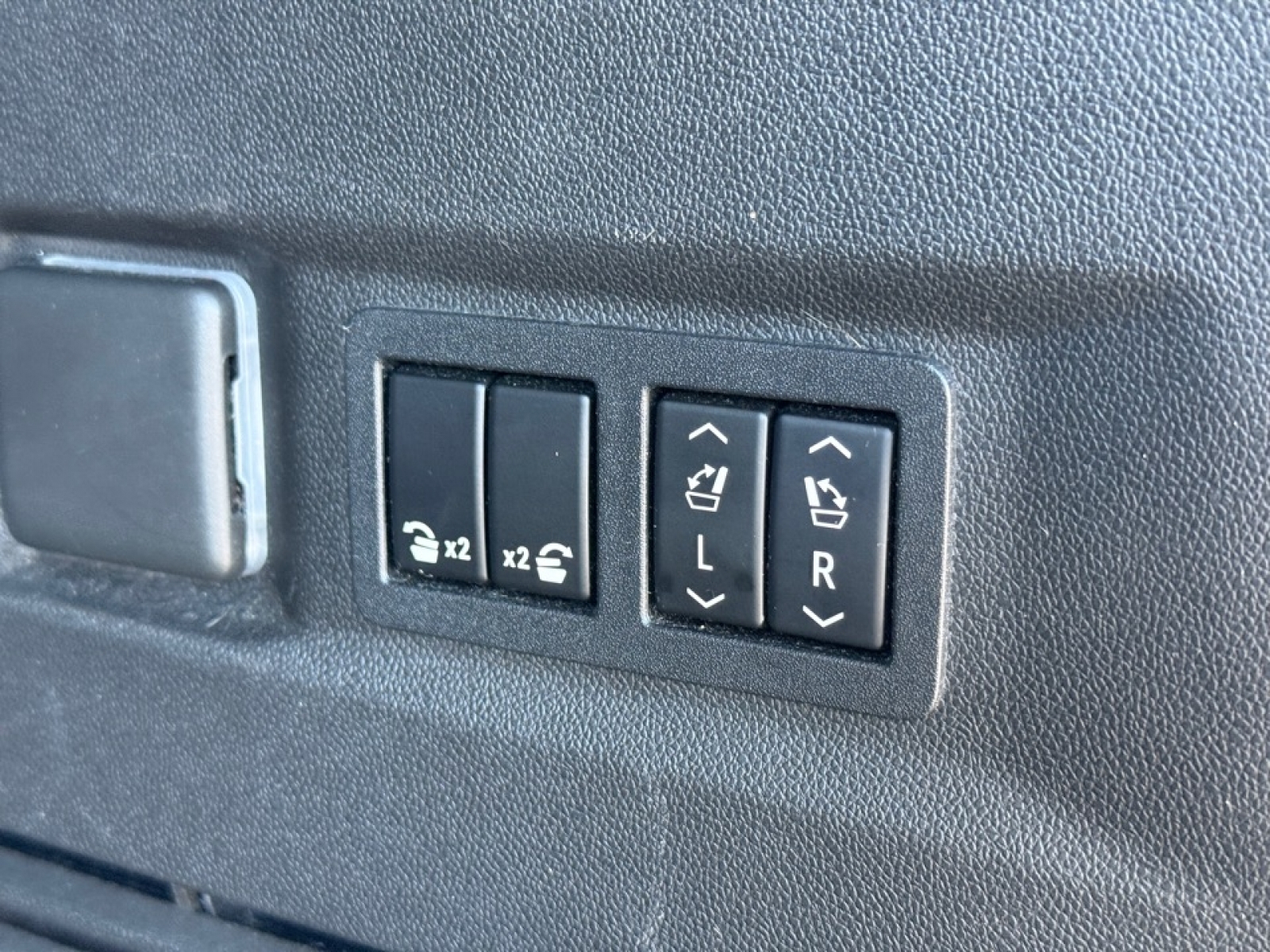 2021 Chevrolet Tahoe 4WD Premier, 39678, Photo