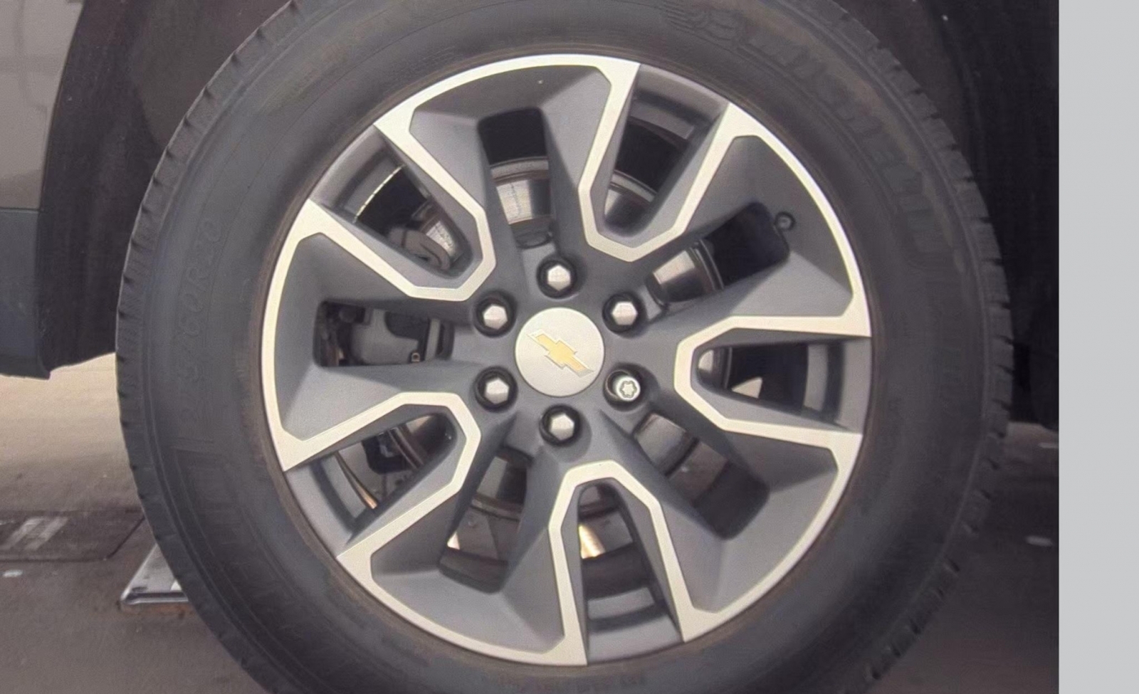 2021 Chevrolet Tahoe 4WD LT, 39734, Photo