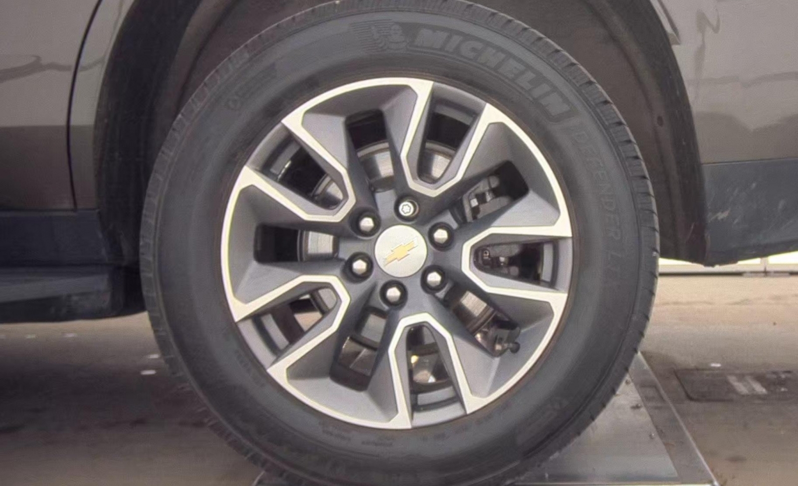 2021 Chevrolet Tahoe 4WD LT, 39734, Photo