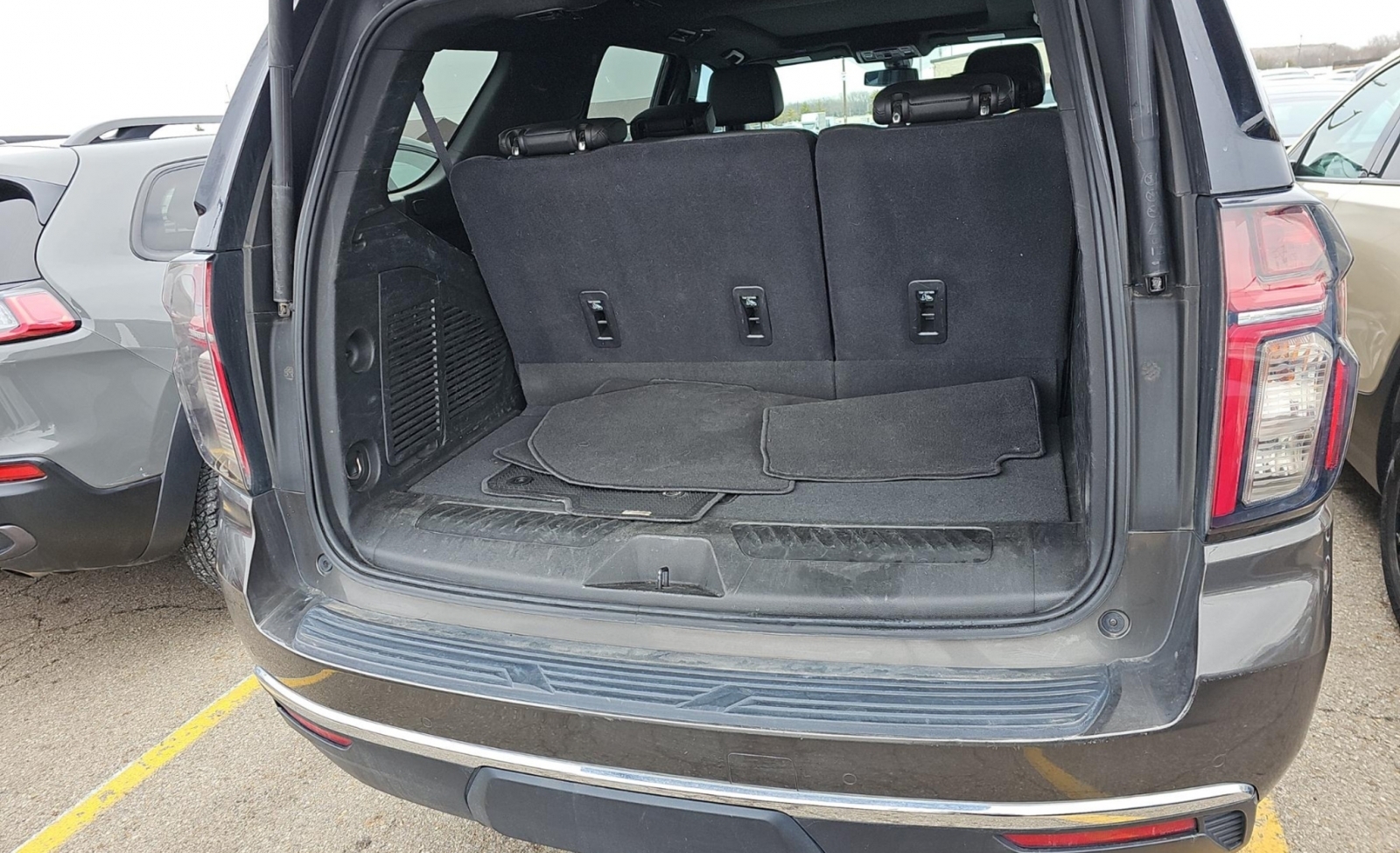 2021 Chevrolet Tahoe 4WD LT, 39734, Photo