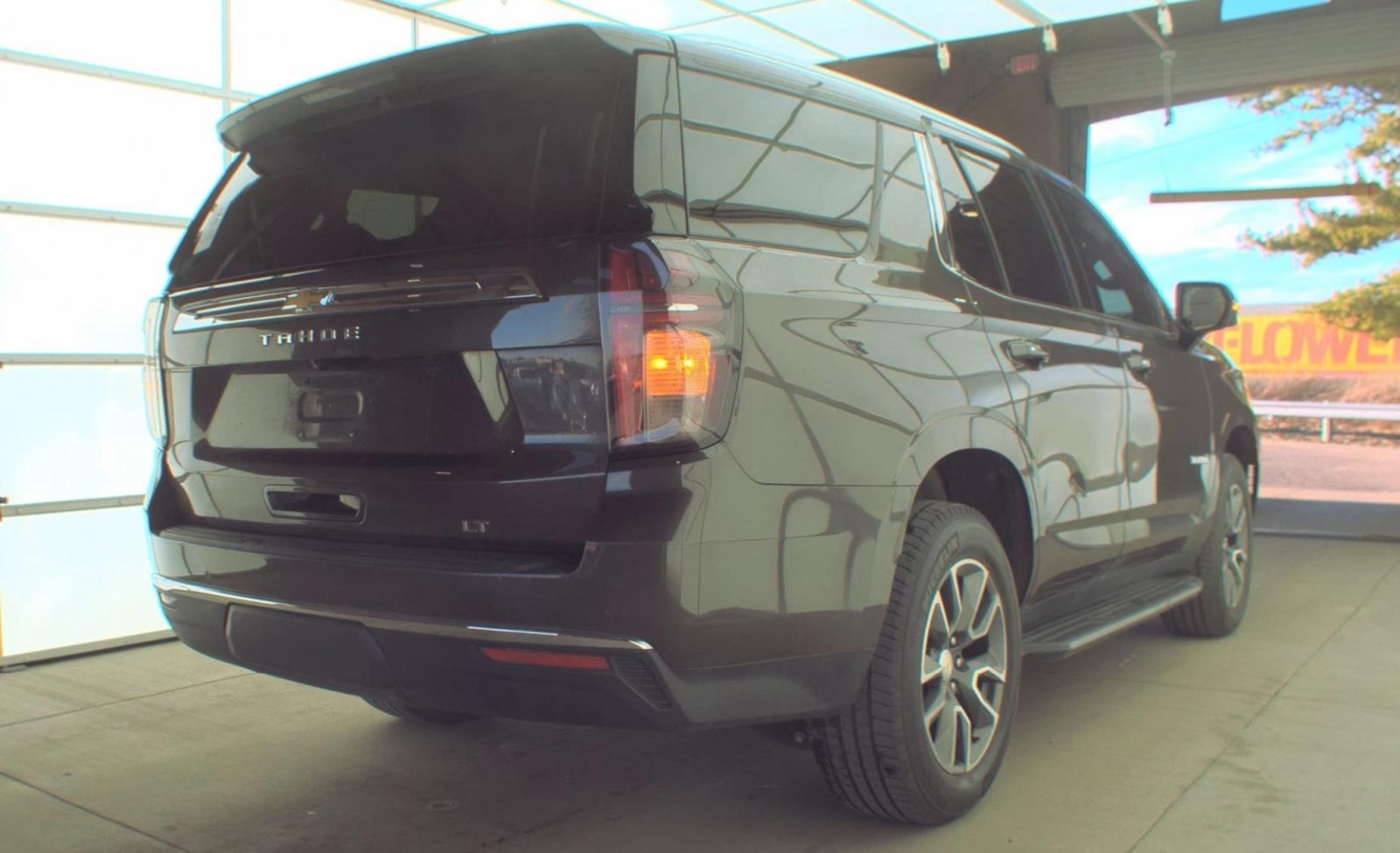 2021 Chevrolet Tahoe 4WD LT, 39734, Photo