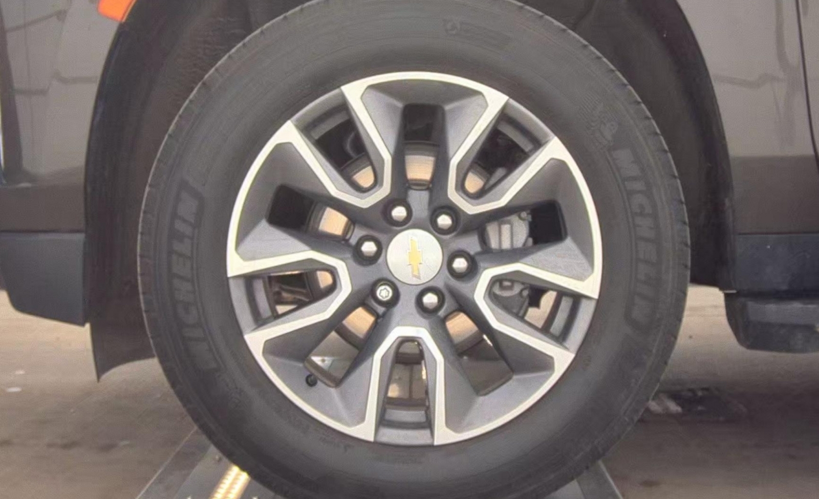 2021 Chevrolet Tahoe 4WD LT, 39734, Photo