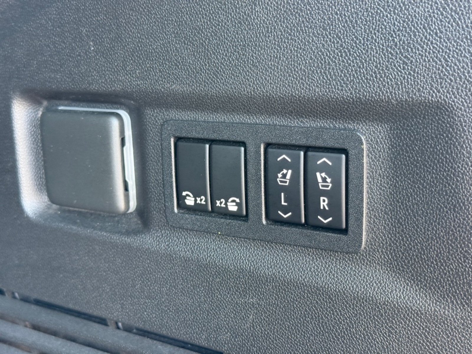 2021 Chevrolet Tahoe High Country, 39900, Photo