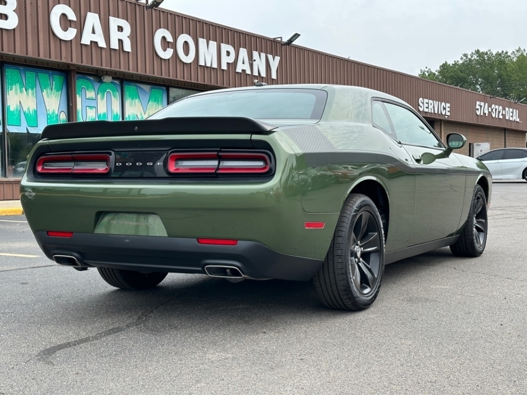 2021 Dodge Challenger SXT photo 8