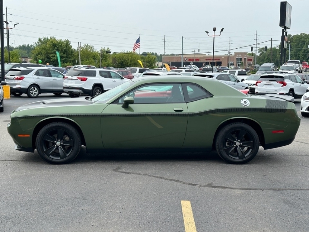 2021 Dodge Challenger SXT photo 5