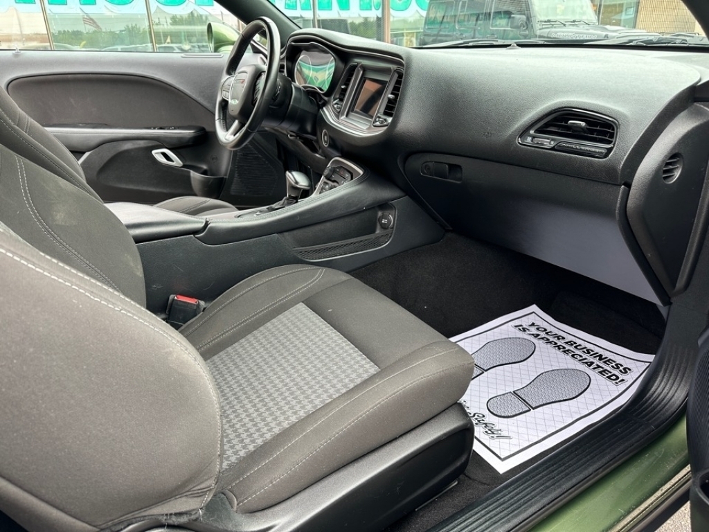 2021 Dodge Challenger SXT photo 11