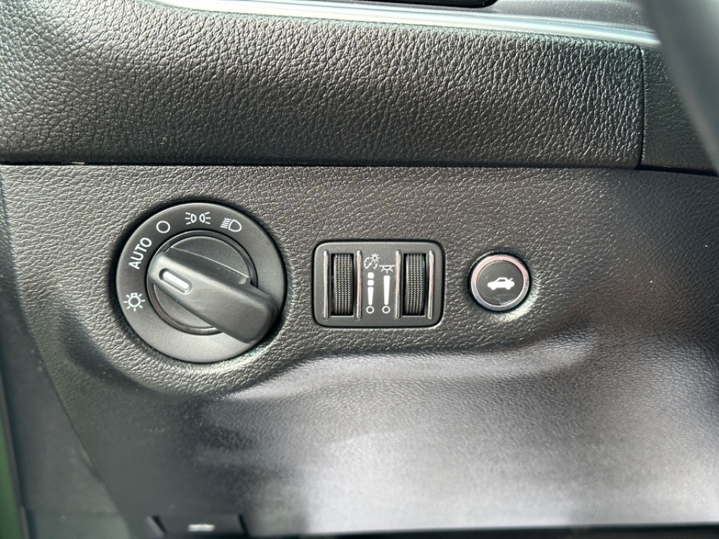 2021 Dodge Challenger SXT photo 26
