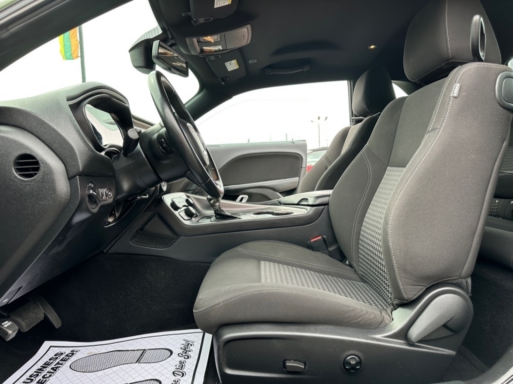 2021 Dodge Challenger SXT photo 10