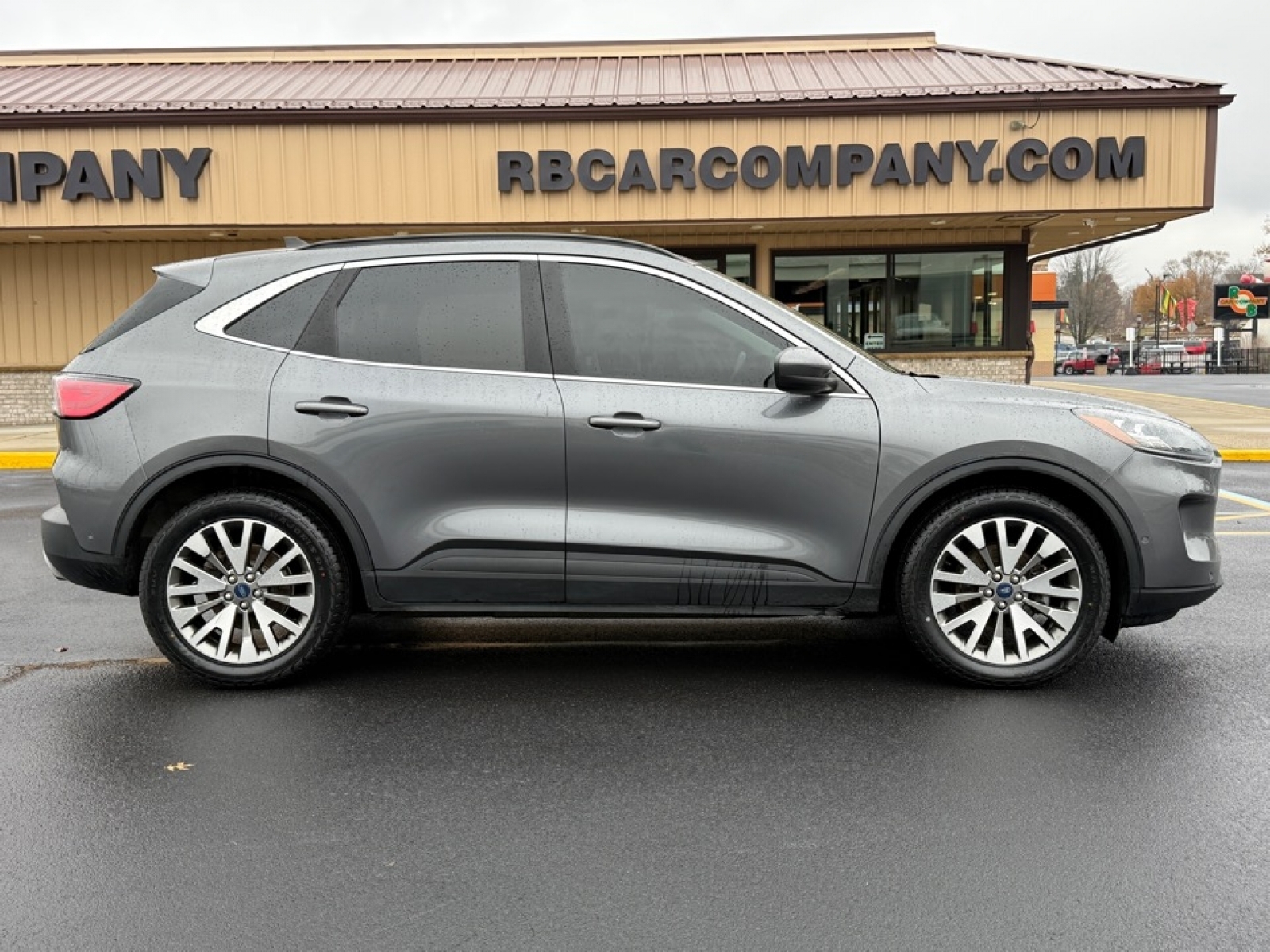 2021 Ford Escape Titanium Hybrid, 39206, Photo