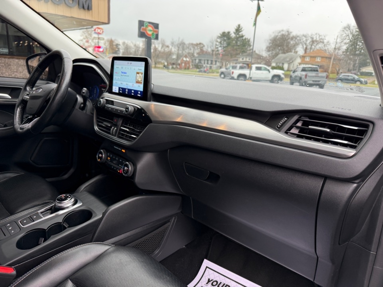 2021 Ford Escape Titanium Hybrid, 39206, Photo